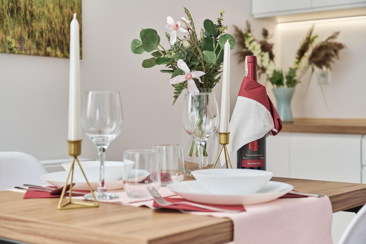 Modern Elegance Apartments Wroclaw With Ac By Noclegi Renters 외부 사진